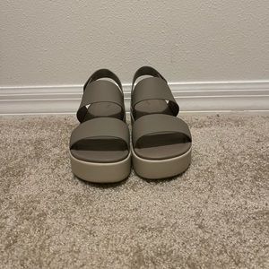Crocs Brooklyn Low Wedge
